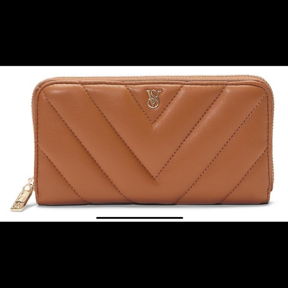 She Gets Tan Wallet 💳